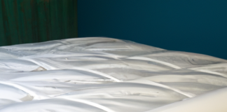 do you need special sheets for a roll up mattress